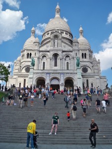 Me standing in front of Sacré-Cœur. 