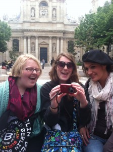 Claire, Courtney, and Stephani in front of the Sorbonne