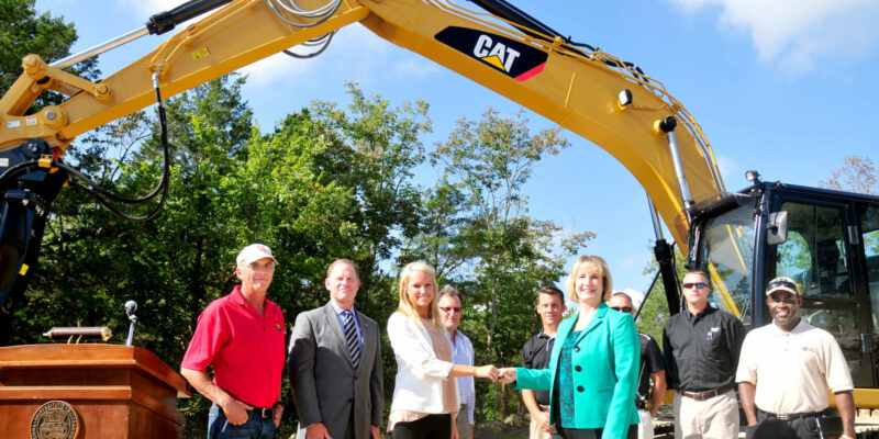 Caterpillar donates hydraulic excavator to S&T’s Experimental Mine