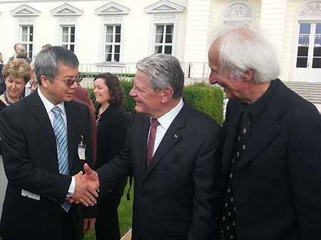 Xiao receives Humboldt Research Award