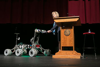 Chancellor announces plans to add more Ph.D. students, strengthen signature areas