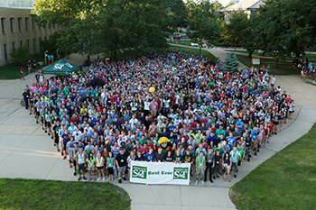 Incoming freshmen at Missouri S&T's 2015 Opening Week Picnic.