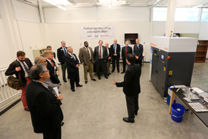 Honeywell-signing-2-web