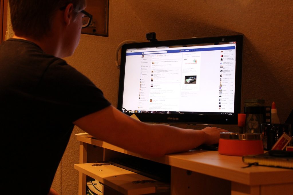 Missouri S&T researchers are looking at user behavior and how it affects computer network security.