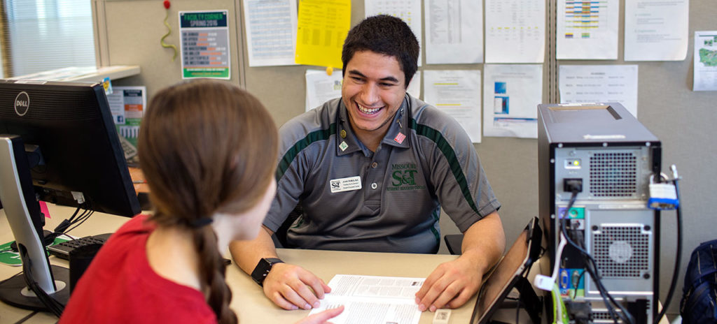 Student Success Center mentor Juan Semolina works with Megan Bax on Thursday April 28, 2016. Aimee Whitmire/Missouri S&T