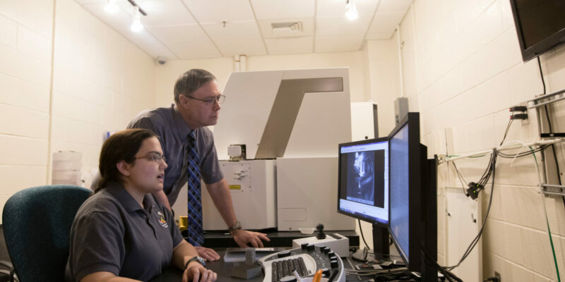 In series of talks, professor promotes materials of tomorrow