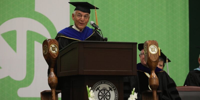 Apollo scientist stresses value of S&T degree