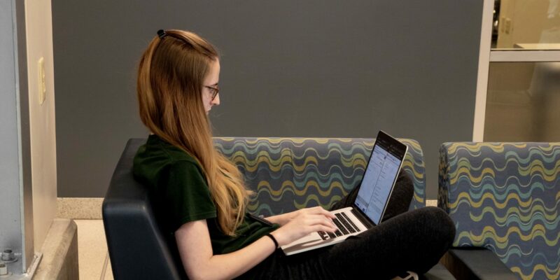 Missouri S&T student tutors help the community from home