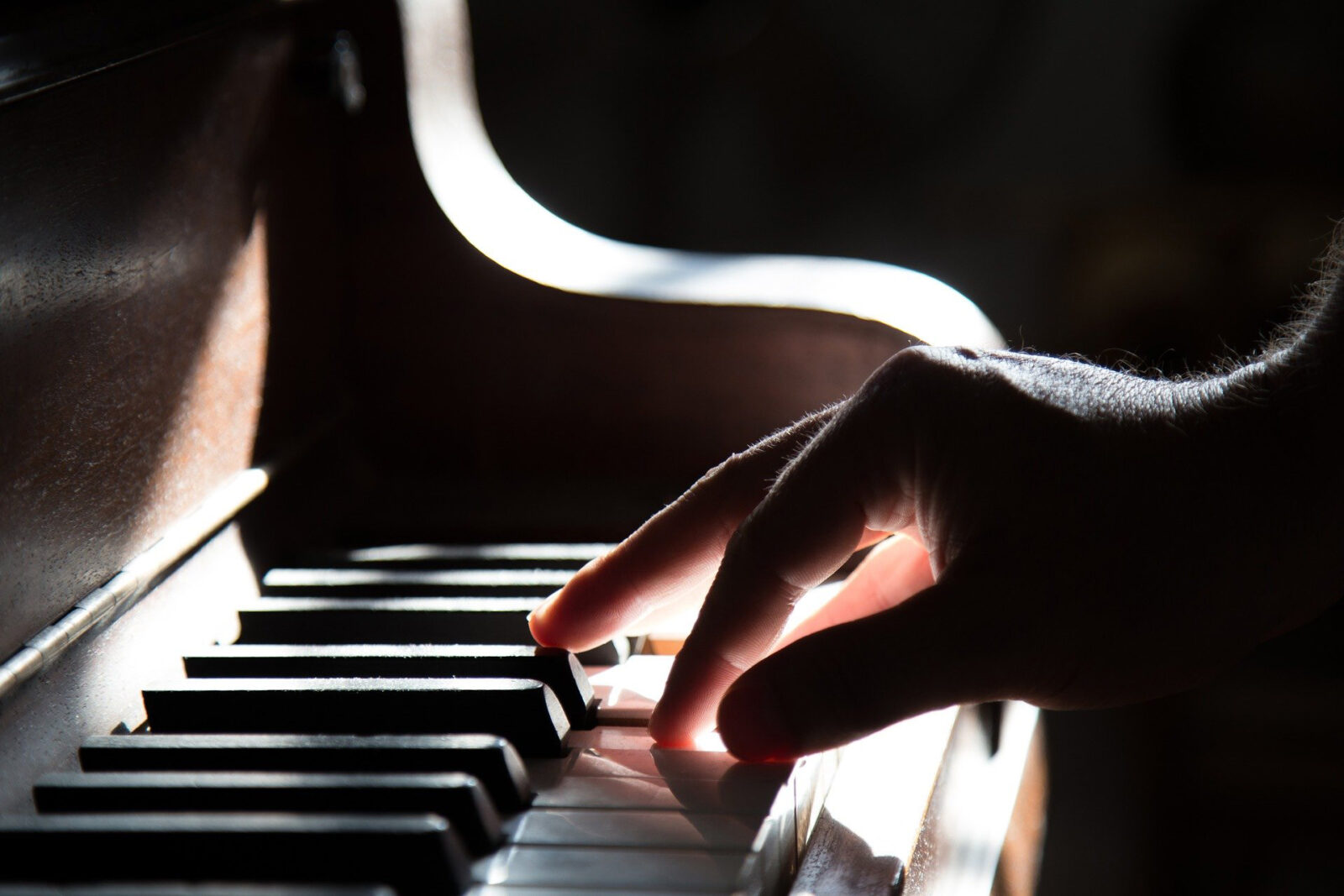 Familiar melodies are an important tool for scientists studying brain disorders. Missouri S&T researchers are developing a "playlist" to help researchers in their future studies. Pixabay photo.