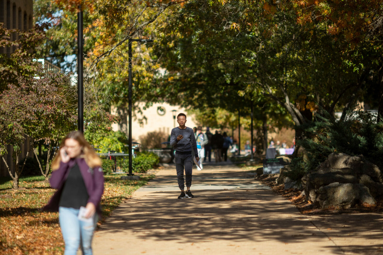 Students on the Missouri S&T campus.