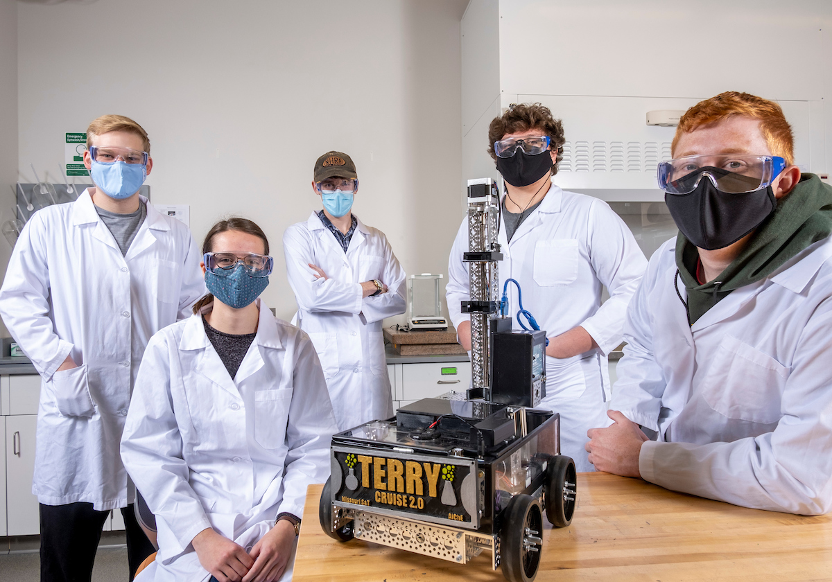 Photo of Chem-E Car team