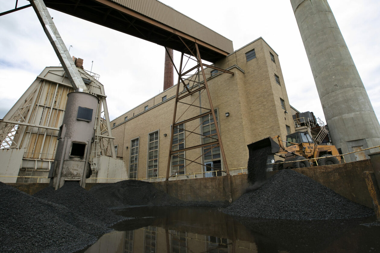 A 2014 photo of Missouri S&T's decommissioned power plant. The plant's chimneys were removed in January 2020.