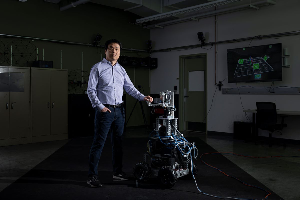 Photo of Dr. Song in lab