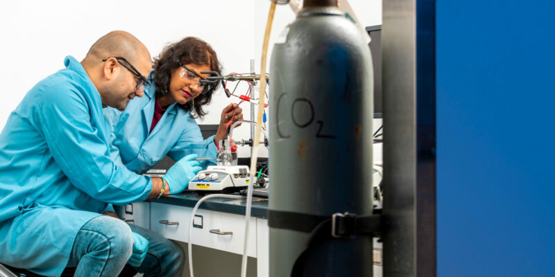 S&T chemist works to recycle fossil fuel emissions