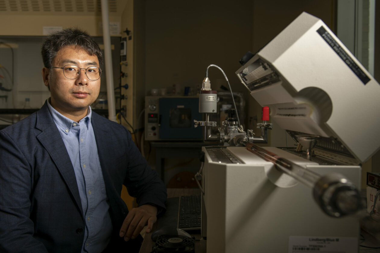 Photo of Dr. Chenglin "Bob" Wu in his lab