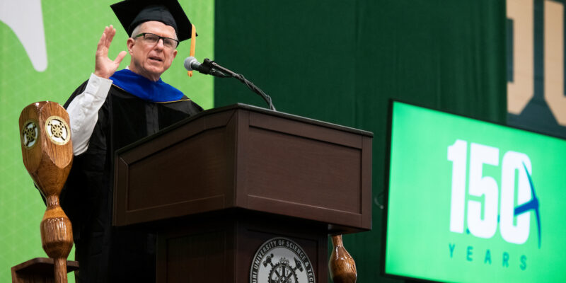 Missouri S&T commencement speaker celebrates the beginning of post-college life