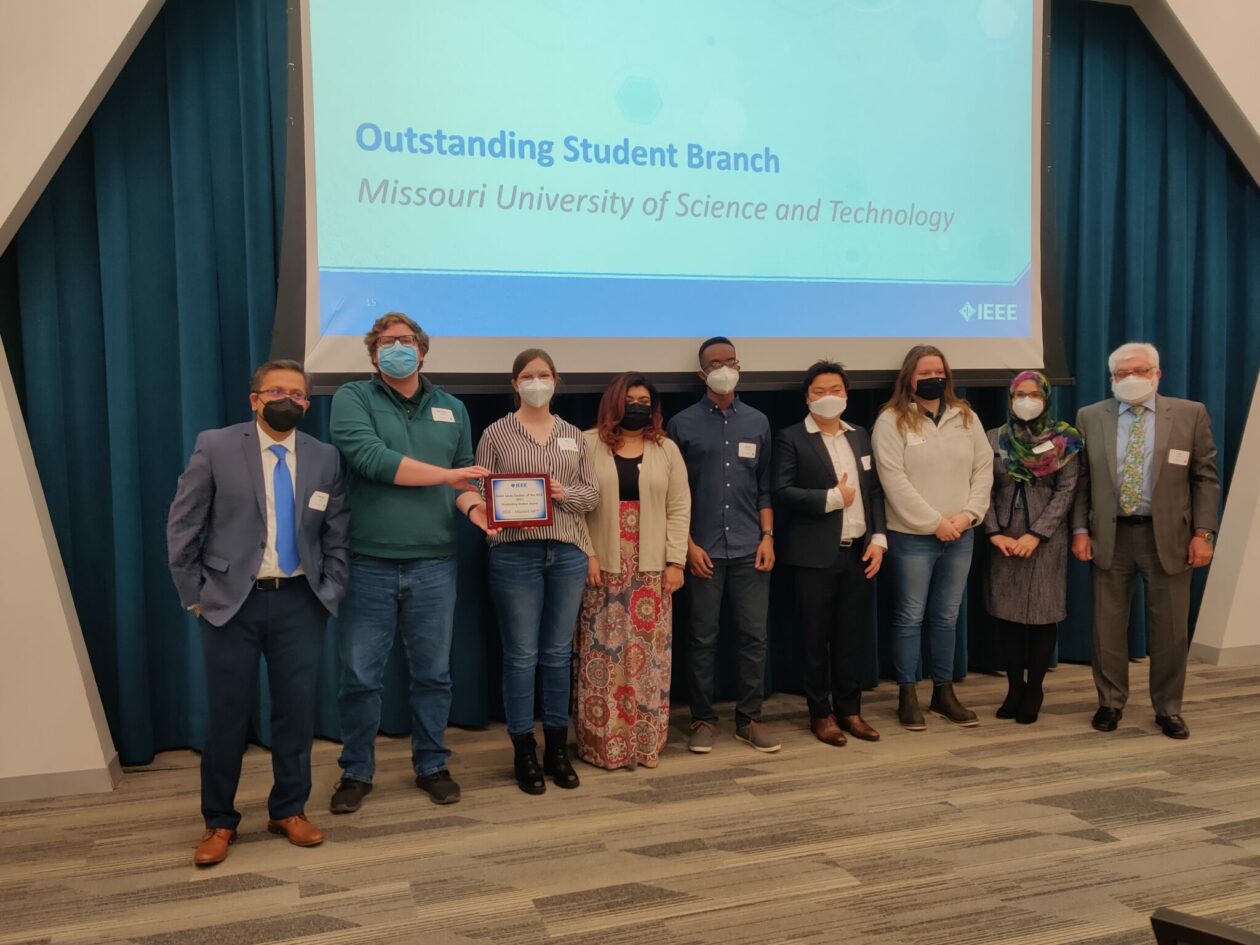 Group of ECE students and faculty