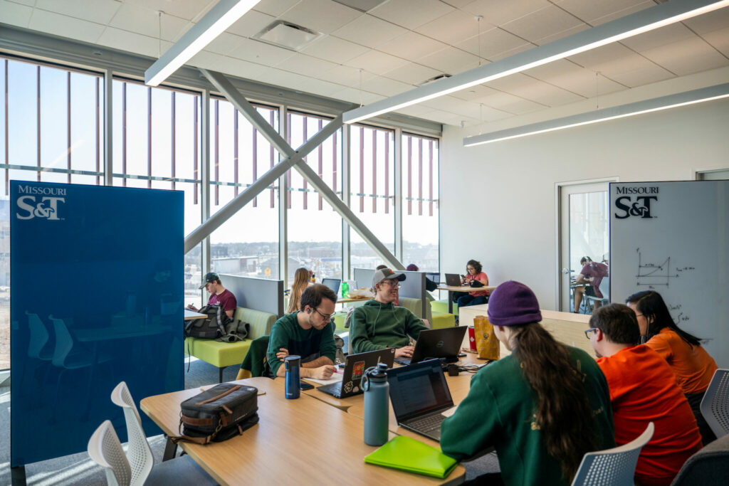 Students in collaboration space in Innovation Lab