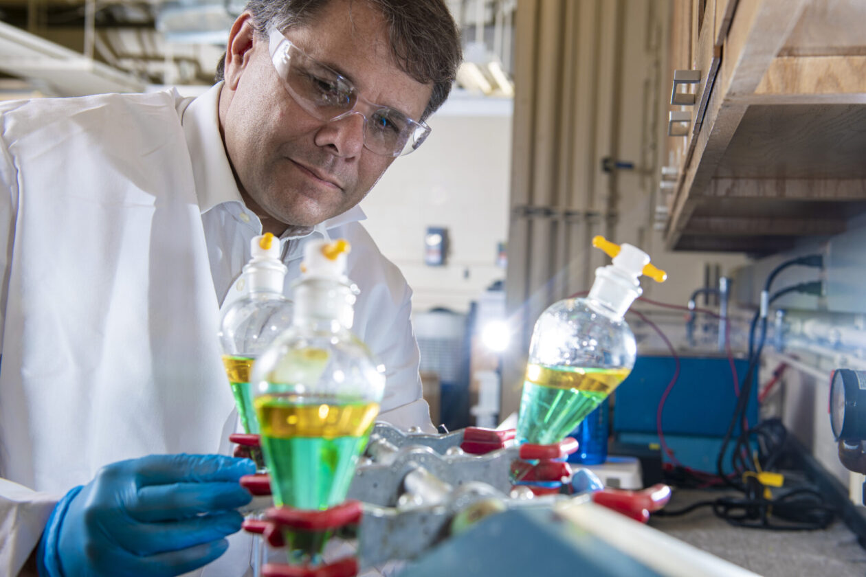 Dr. Michael Moats working in a Missouri S&T laboratory. Michael Pierce/Missouri S&T.