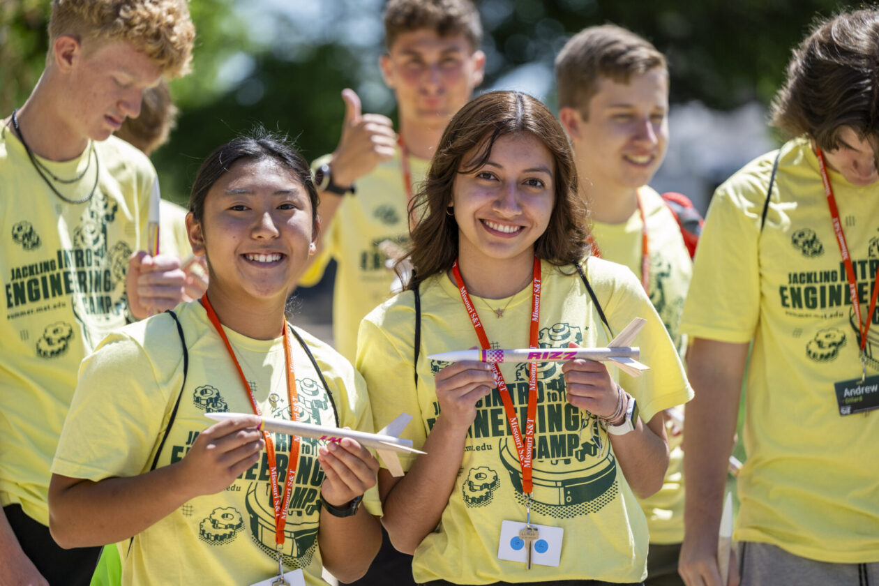 High school students enjoy the Missouri S&T Jackling Intro to Engineering summer camp.