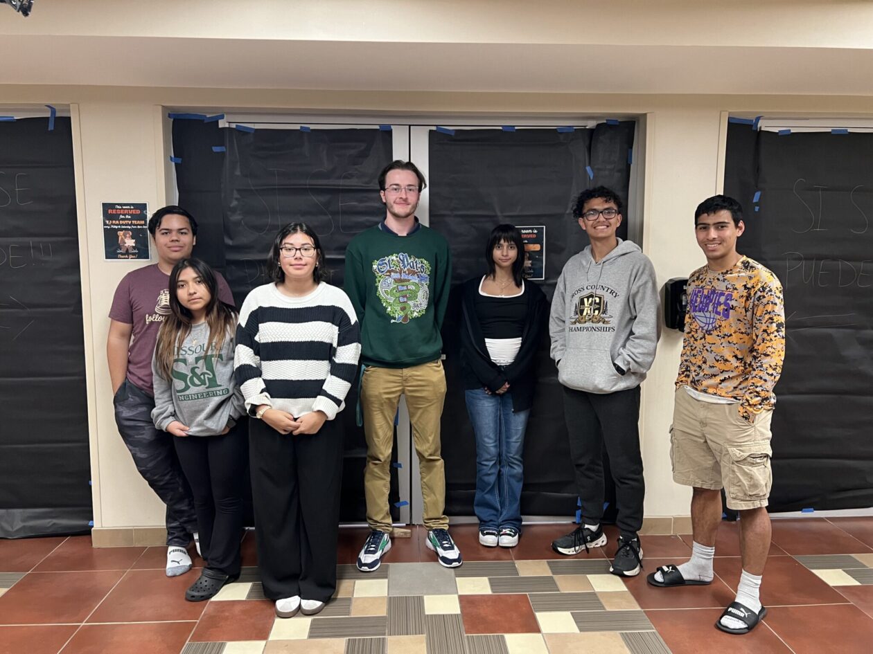 Raphael Marzo, center, stands with attendees of this year’s Sí Se Puede program. Photo courtesy of Marzo.