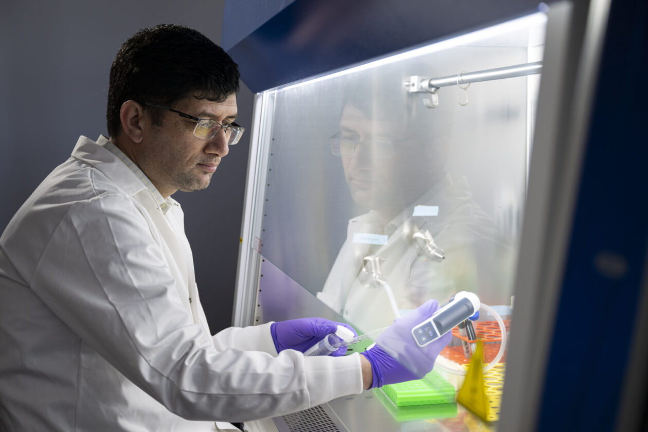 Dr. Parveen Bazard works in his laboratory in S&T's Bertelsmeyer Hall. Photo by Blaine Falkena/Missouri S&T