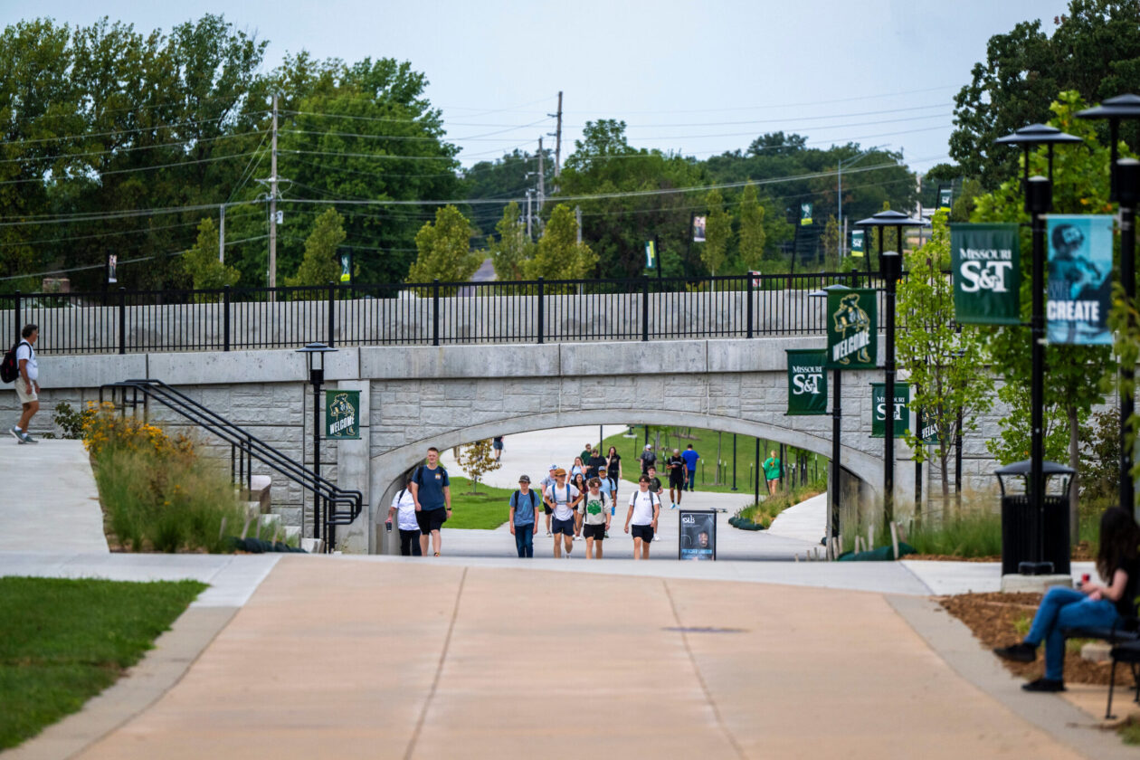Photo of students on S&T campus.